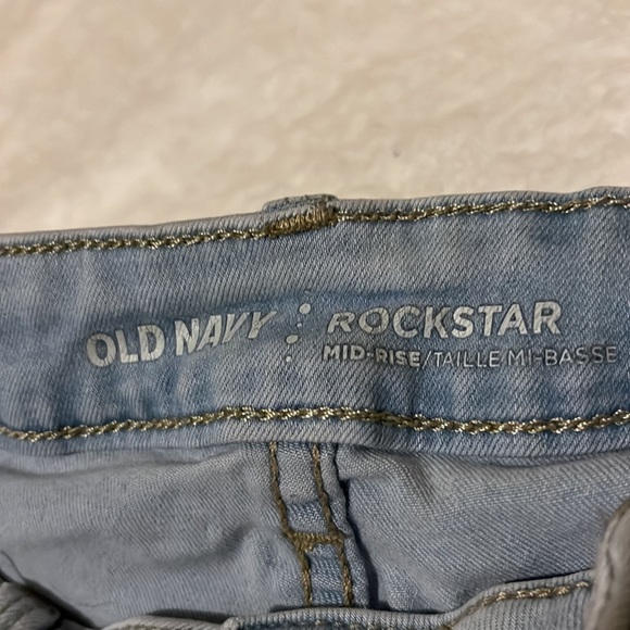 Old Navy Rockstar Skinny Jeans - Picture 3 of 4